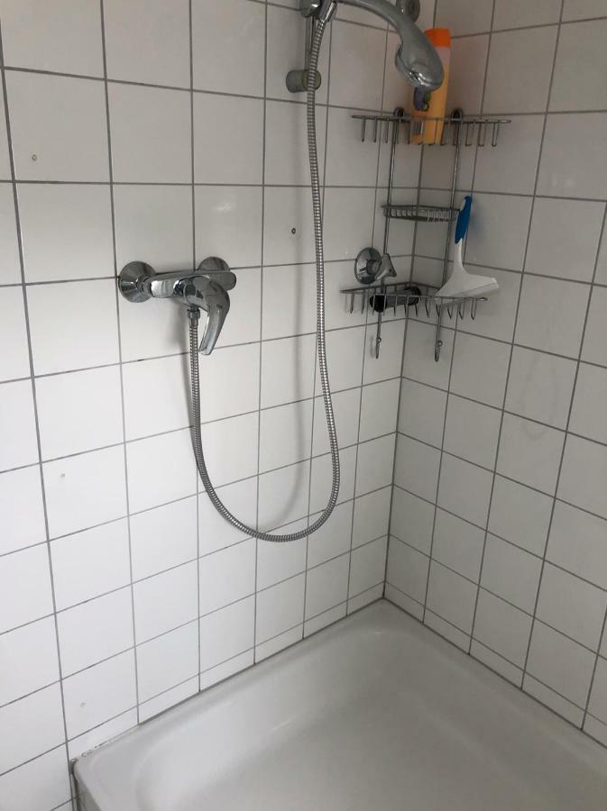 Apartment with Shower,947245708:JPEG