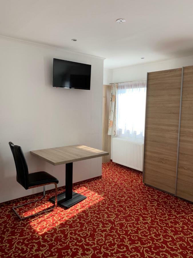 Doppel-/Zweibettzimmer mit Stadtblick