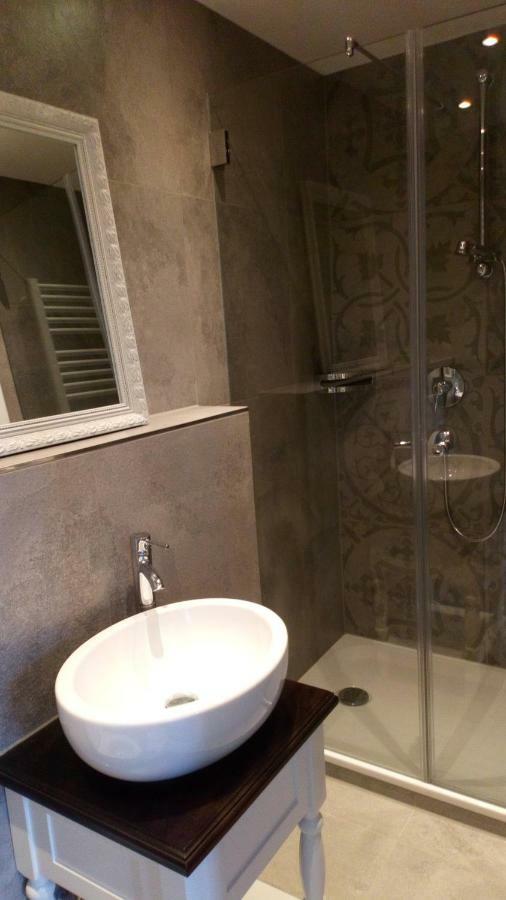 Single Room with Private Bathroom,1688851647:JPEG