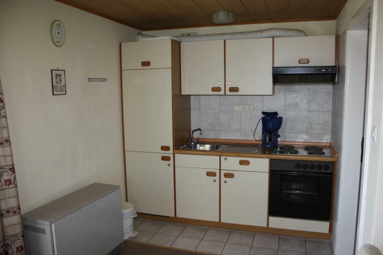 One-Bedroom Apartment,893970718:JPEG