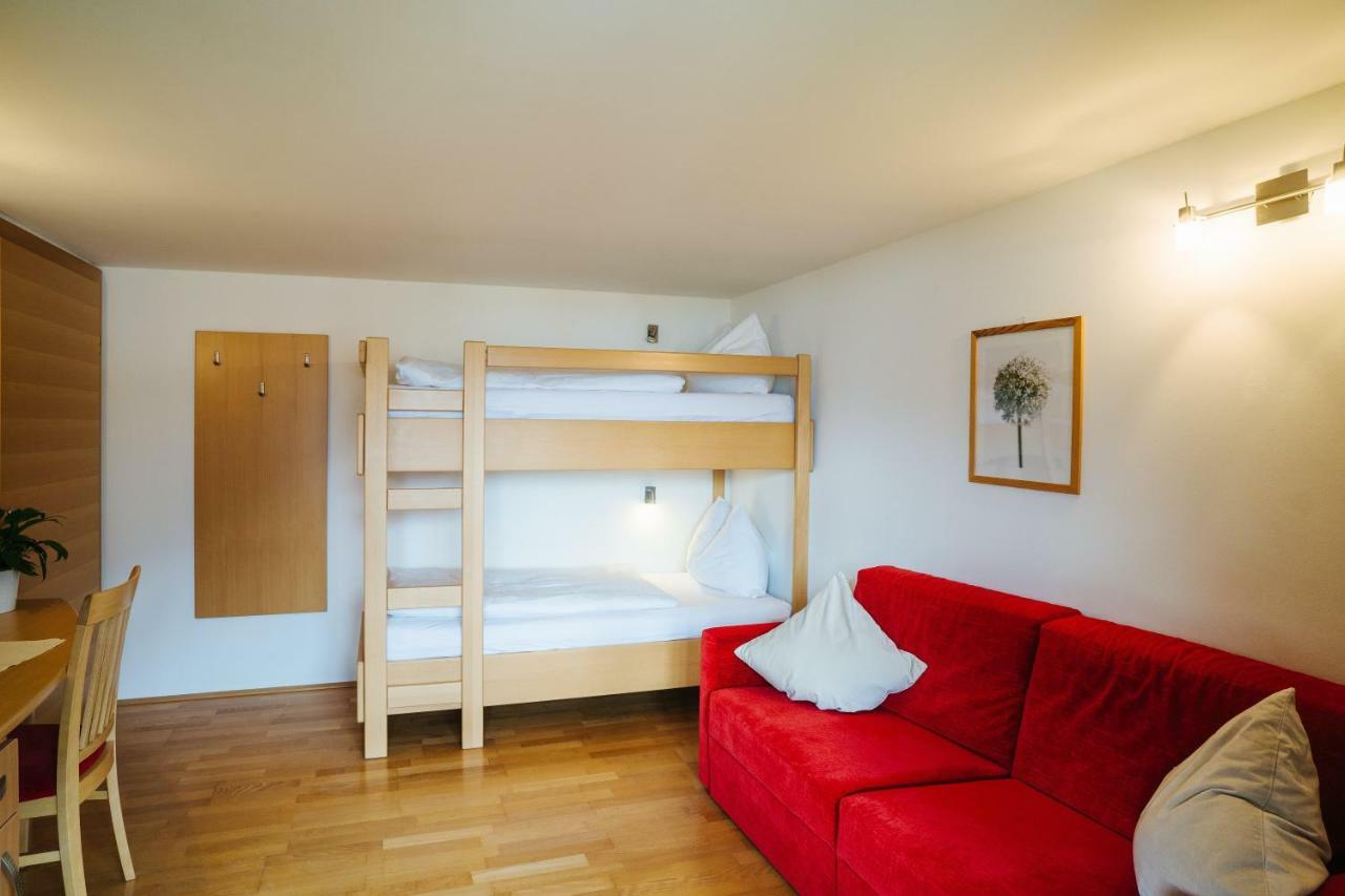 Apartment mit Balkon
