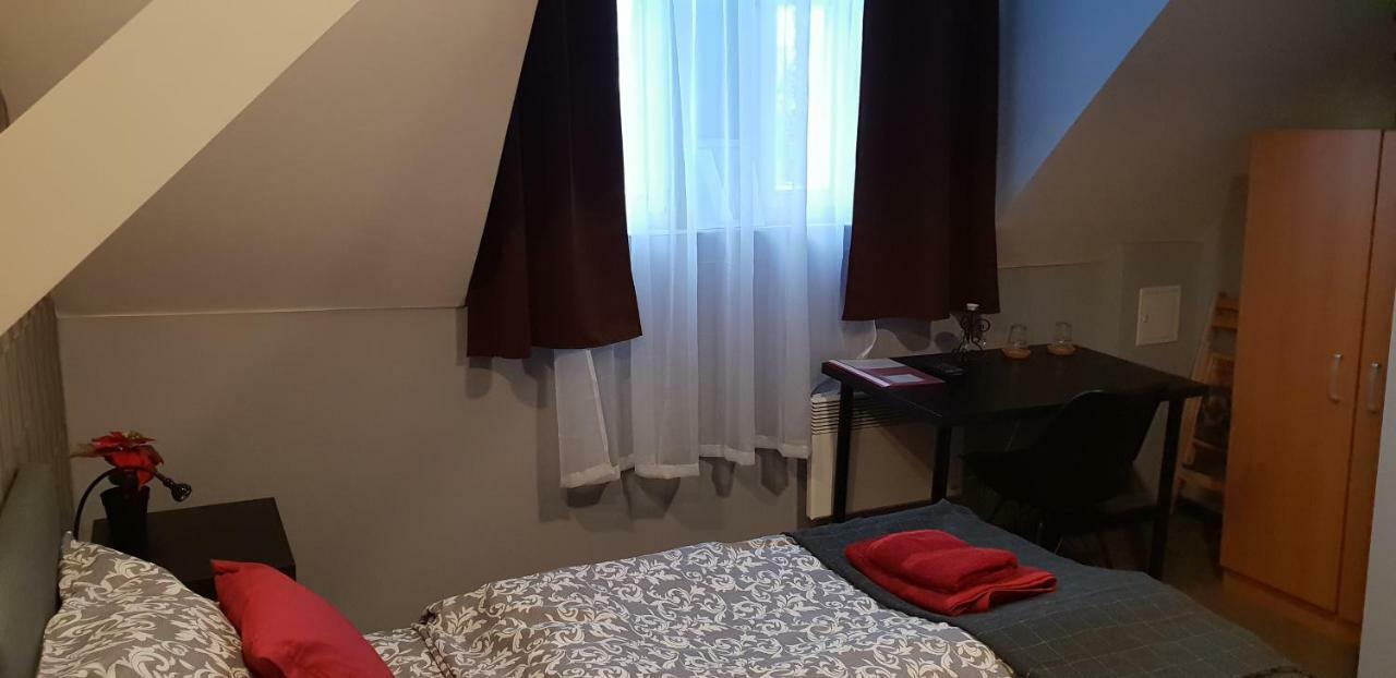 Double Room Private Bathroom,868693274:JPEG