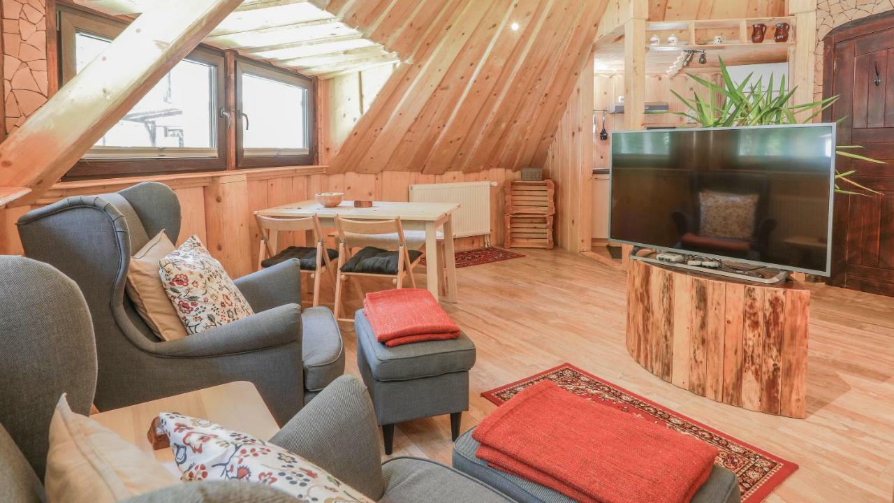 Comfort Bungalow with Patio,907233805:JPEG