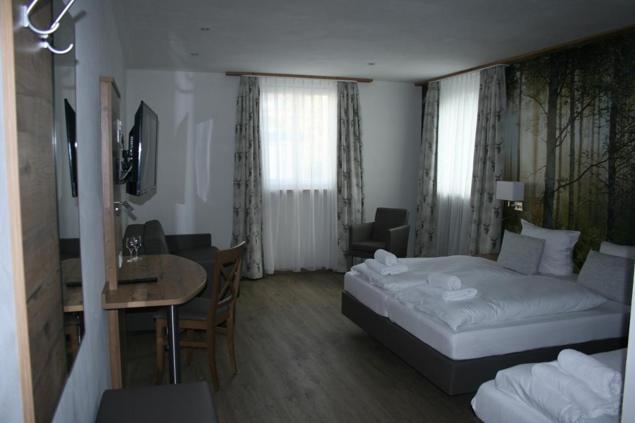 Triple Room Shower,947237626:JPEG