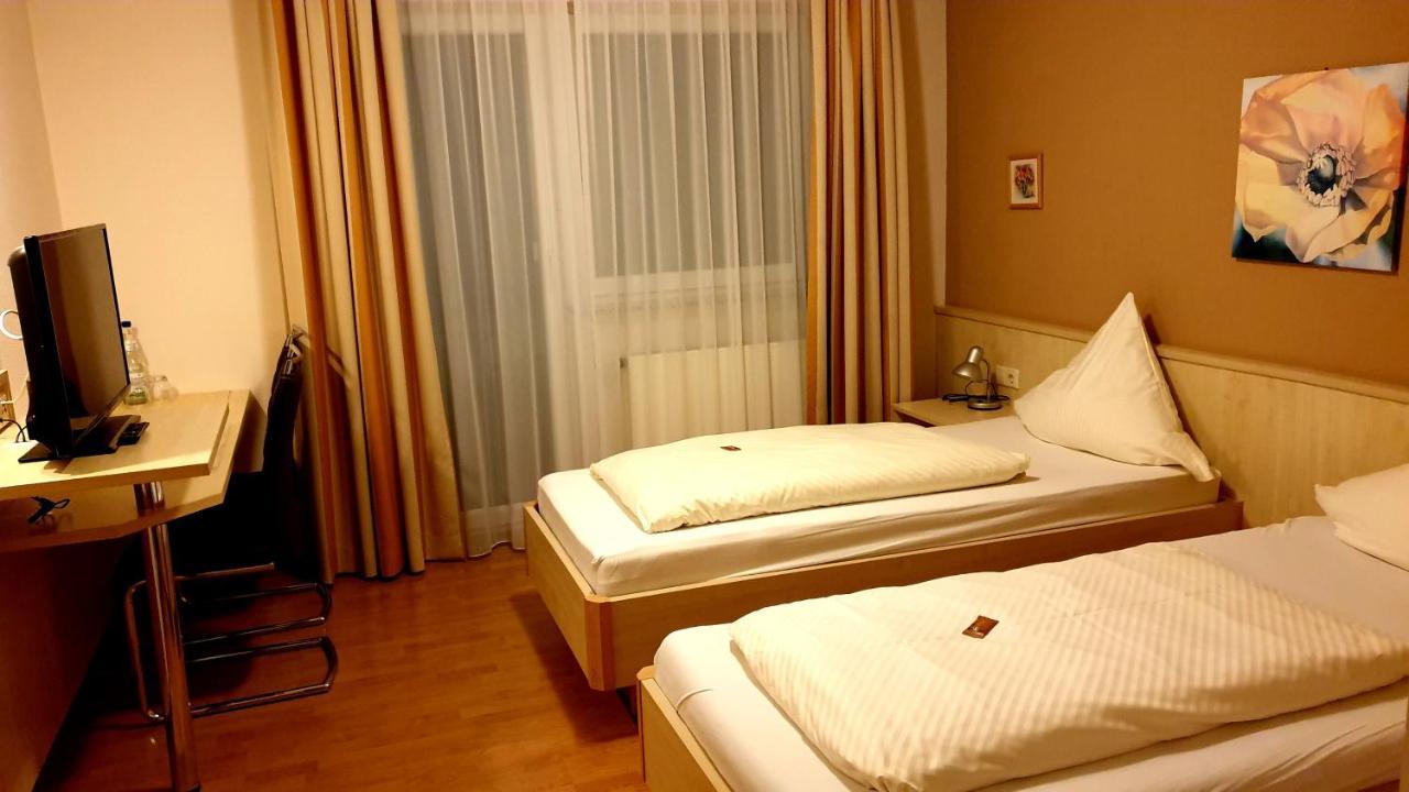 Double Room,3963390:JPEG