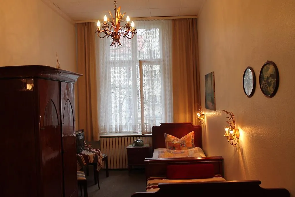 Hotel Pension Columbus am Kurfürstendamm-1
