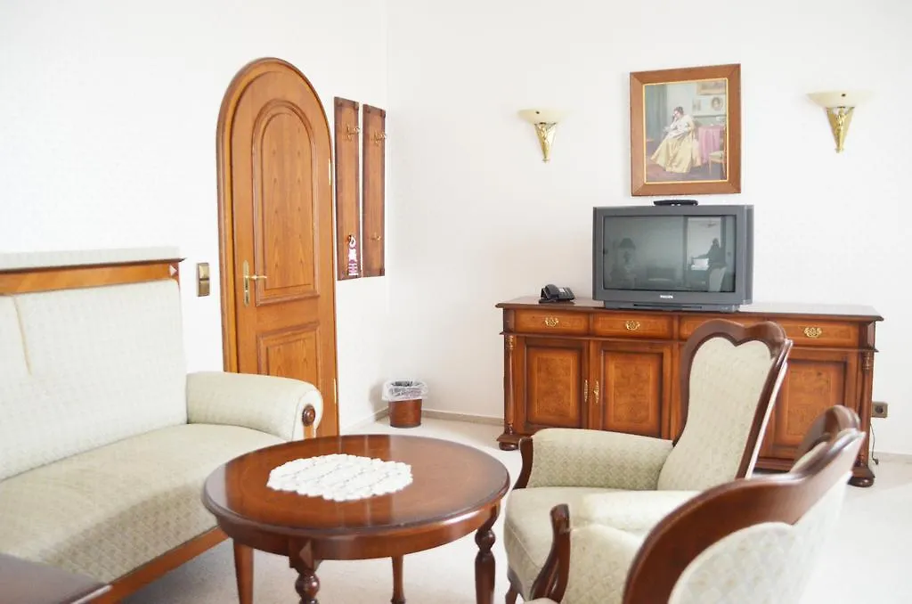 Hotel Alt-Karow-1