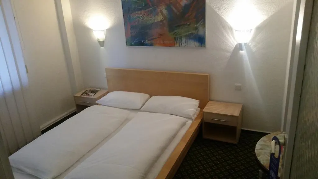 Hotelgarni Frankfurt-1
