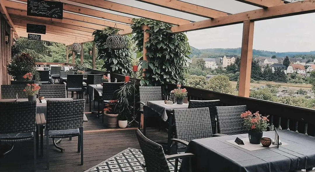 Restaurant&Hotel Zur Falkenhöhe-1