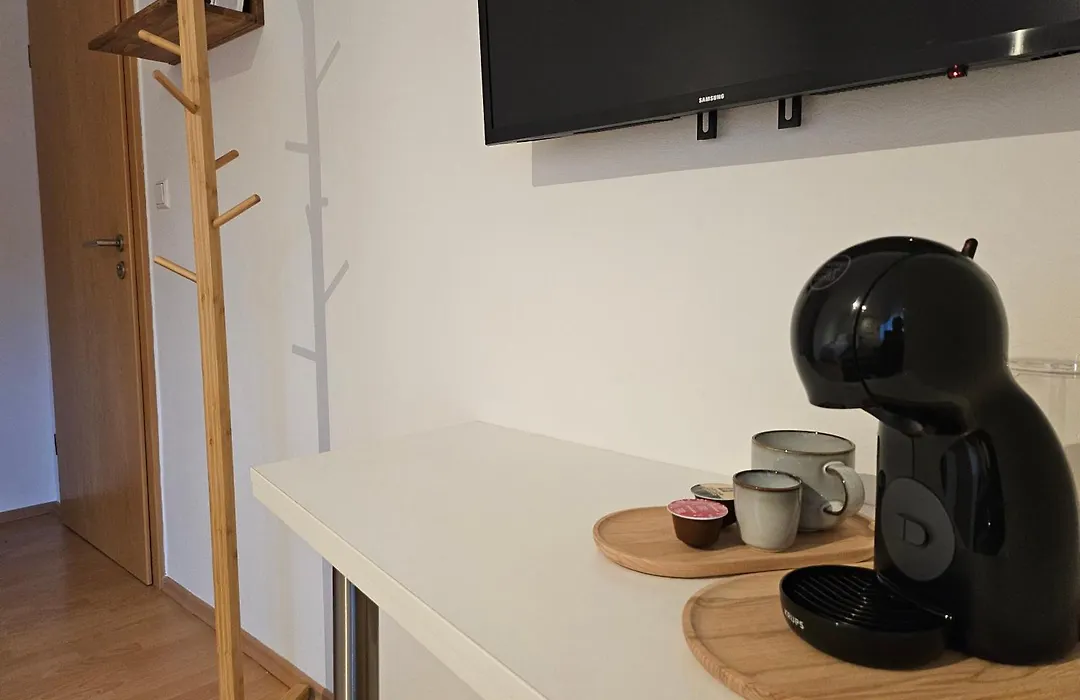 BOARDINGHOUSE PD25 ALTE FEUERWACHE I Unterkunft mit Einzel- und Doppelzimmer I 3min CityHospital I Monteure I Smart TV I Einzelbetten I Küche I Gemeinschaftsraum I Wasch I P-1