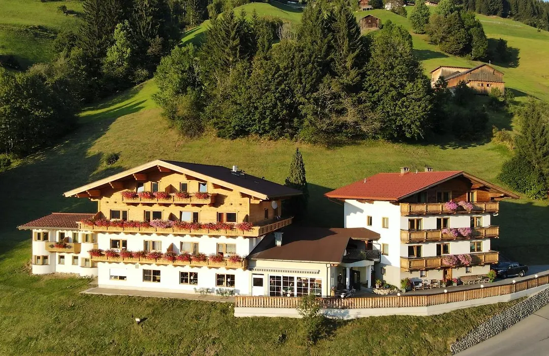 Adamerhof-1