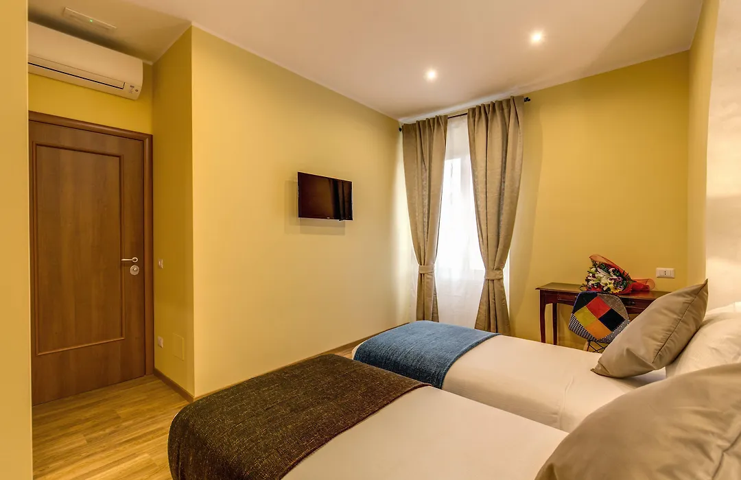 Top Floor Colosseo Guesthouse-1