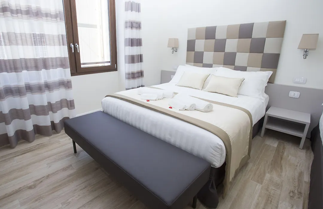 Leonardo Da Vinci Guest House-1