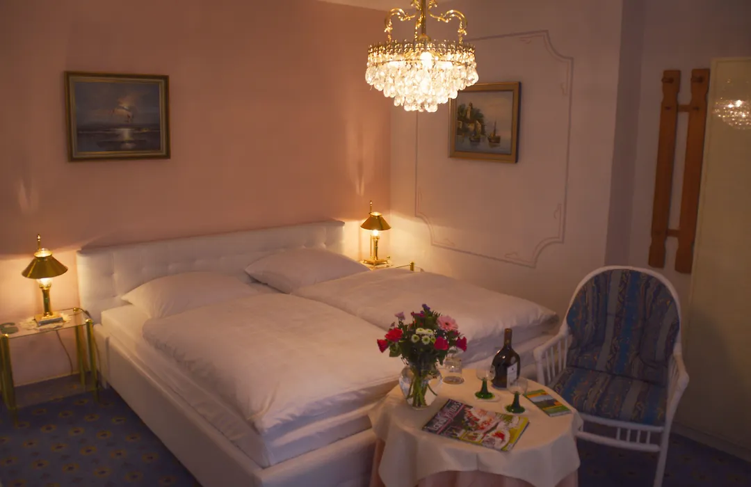 Hotel Garni Regina-1
