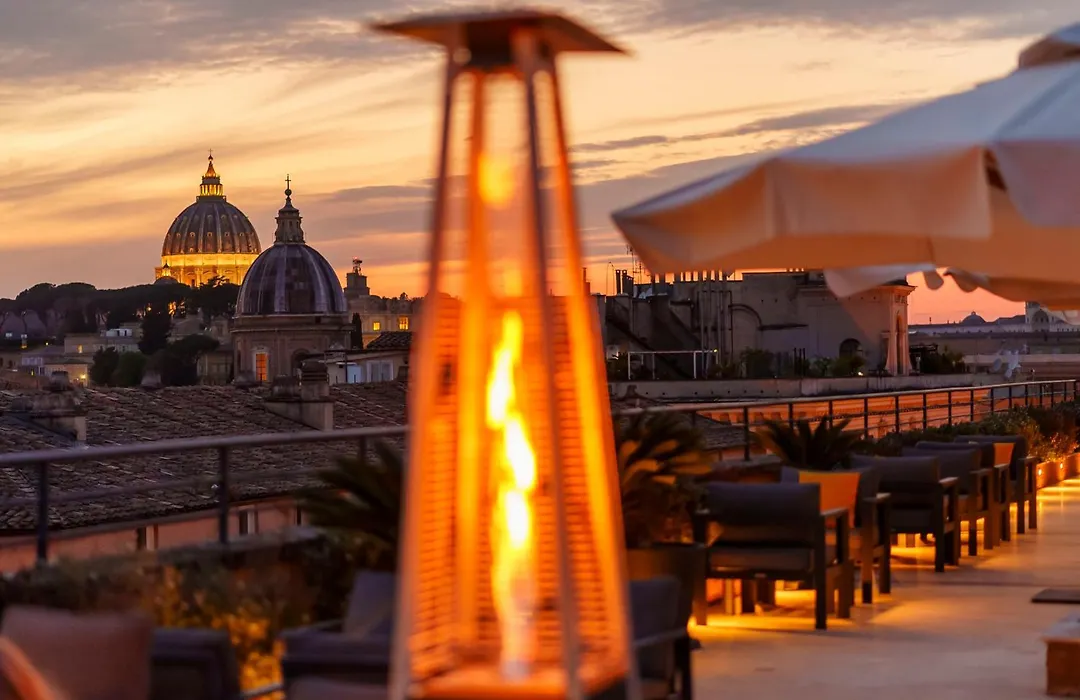 Navona Queen Rooftop-1