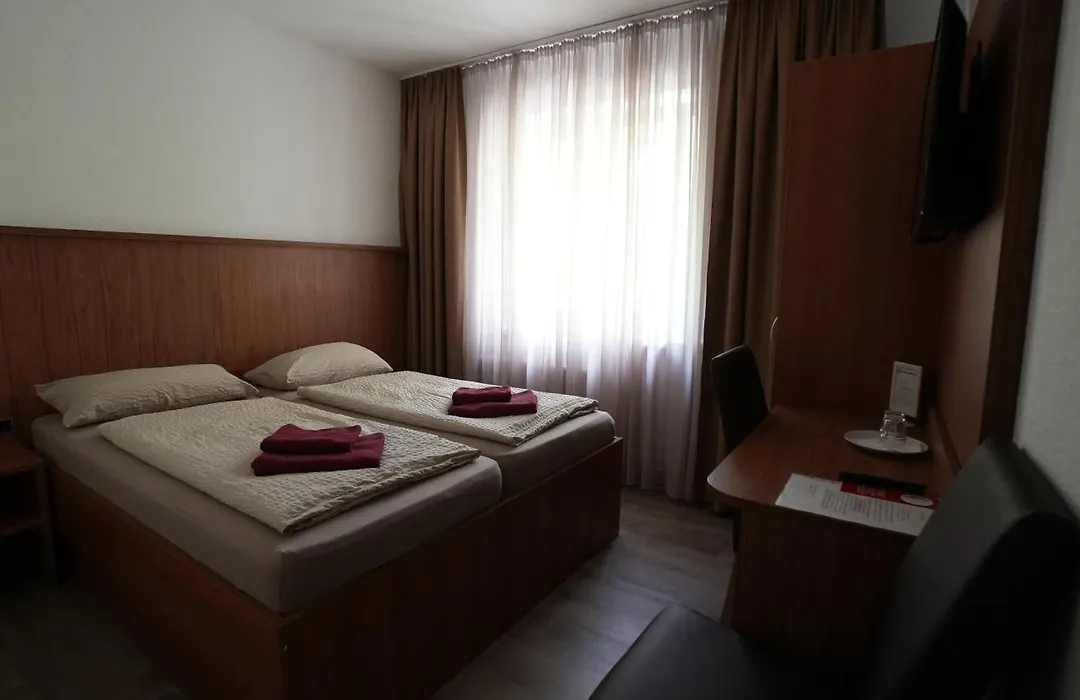 Berl Inn-1