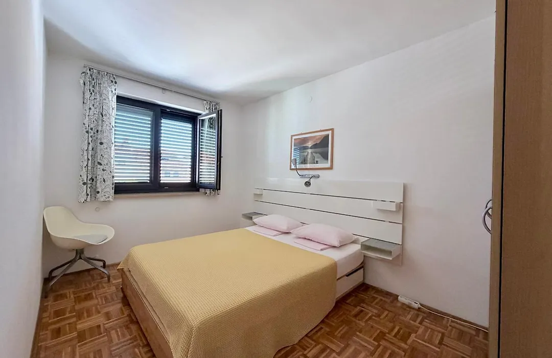 Apartments And Rooms Mofardin-1