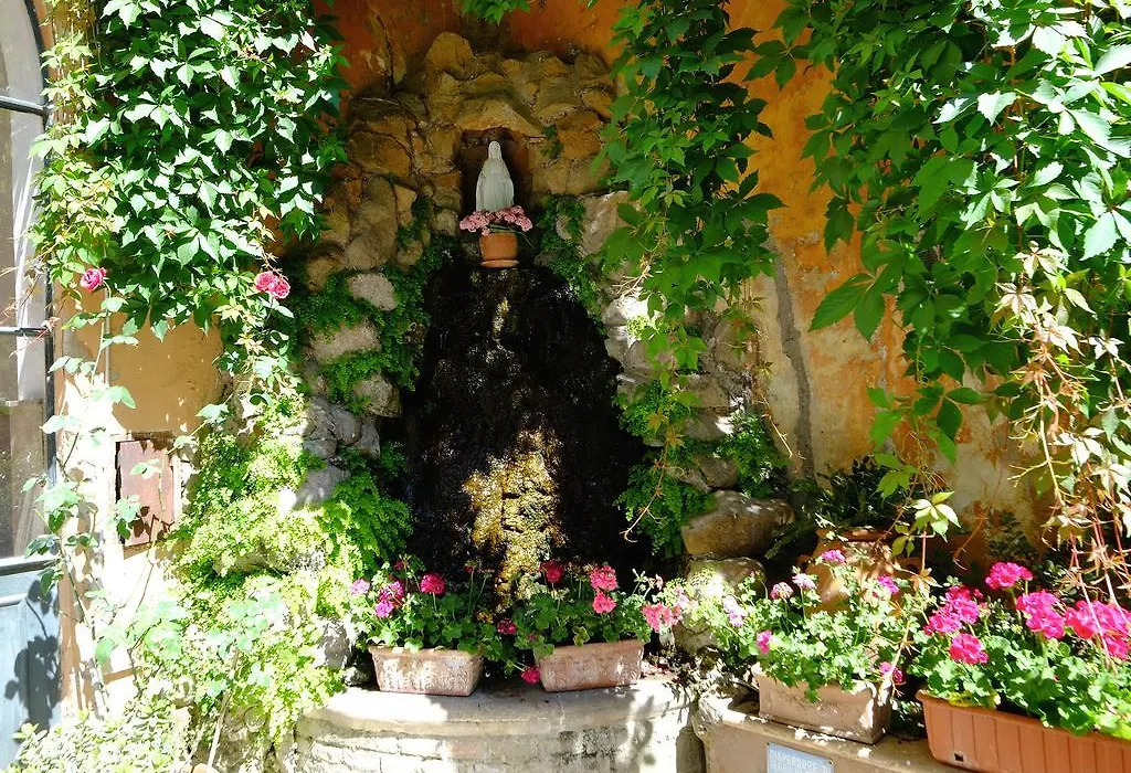 Casa Di Santa Francesca Romana A Ponte Rotto-1