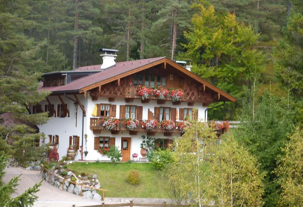 Gästehaus Arnspitzblick-1