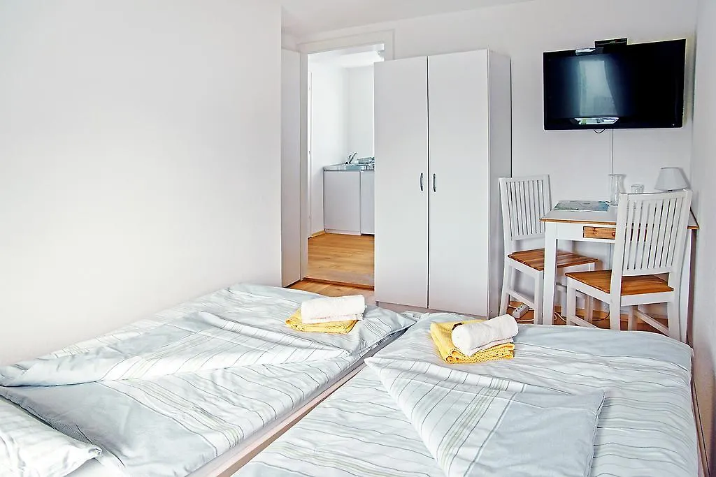Hostel Villa Viva-1