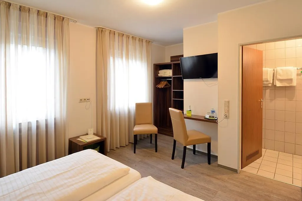 L' Angolo Ristorante & Hotel Gmbh-1