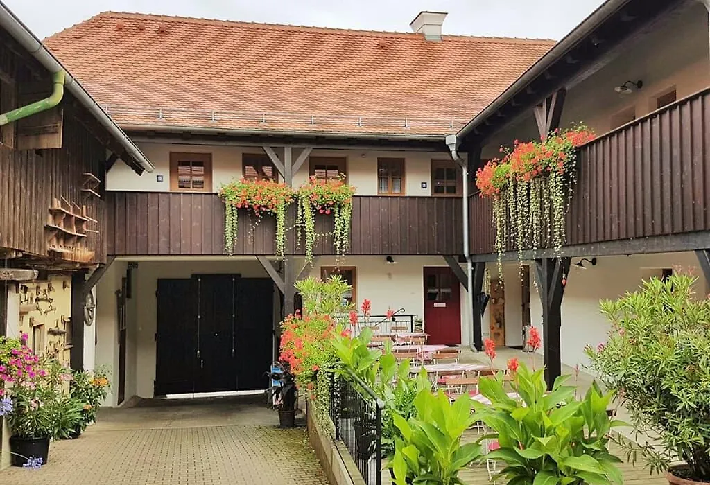 Zum Egerländer Fachwerkhof-1
