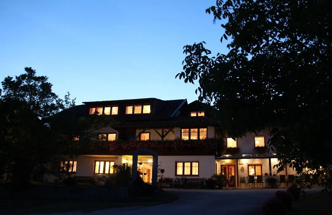 Pension Zum Ebenstein am Donausteig-1