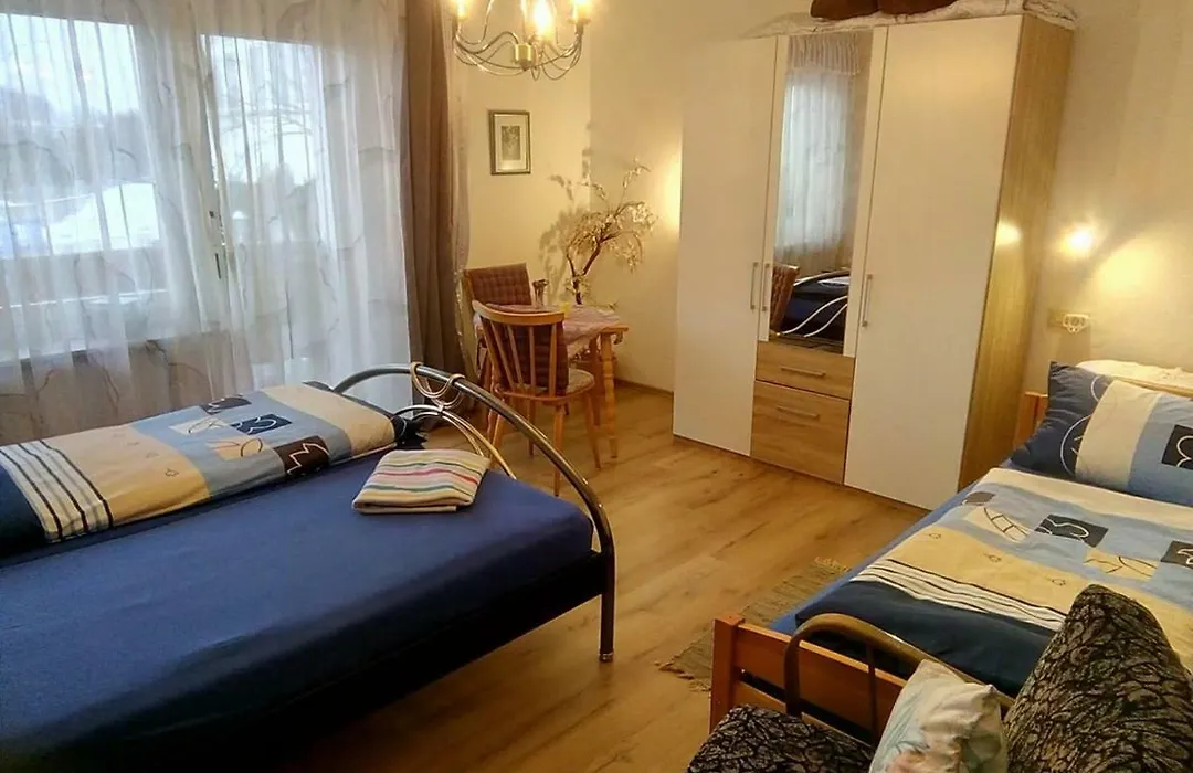 Pension Zur Linde-1