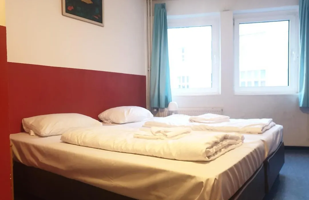 Thomas Rooms-1