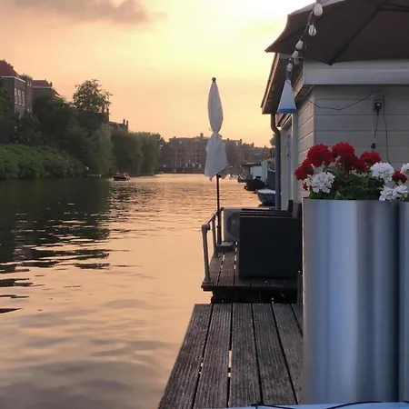 Houseboat Amsterdam-3