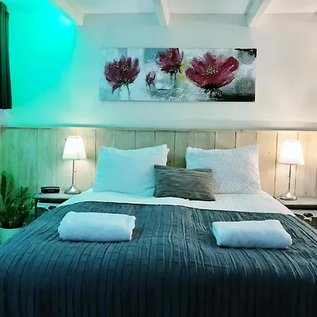 Amsterdam Home-2