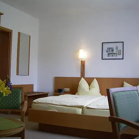Hotel Melanie Garni-3
