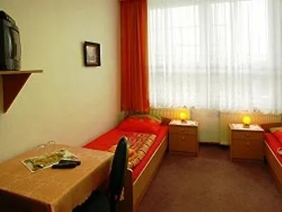 Gaststätte&Pension Am Tanger-3