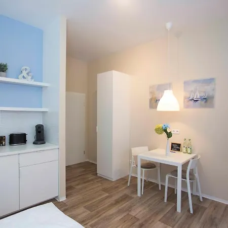 GuestHouse Köhn51, zentral gelegene, stilvoll eingerichtete Zimmer mit eigener Teeküche-3