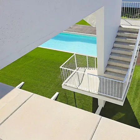 Uporto House Residence-3