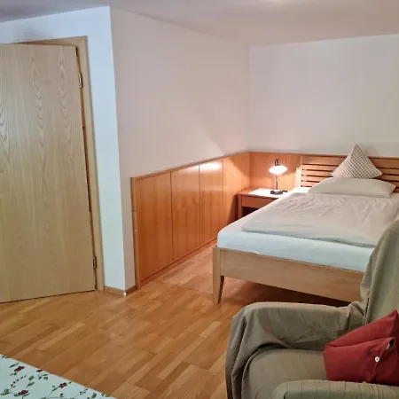Pension Ladner-2