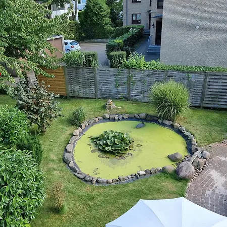 STAYaWHILE Apartment COMFORT nähe Herzzentrum, Bali Therme, Kurpark GOP, free Parking, Netflix, Boxspringbett, neues Duschbad-3