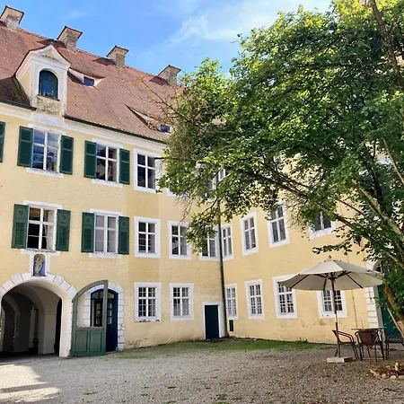 Wohnen im Wasserschloss Sandizell-3