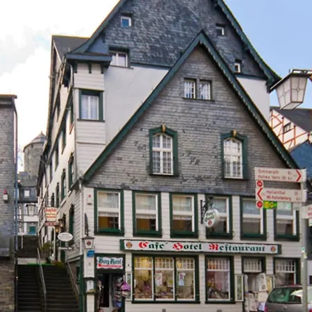 Burghotel-2