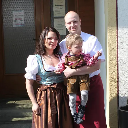 Gasthaus und Pension Zur Linde-3