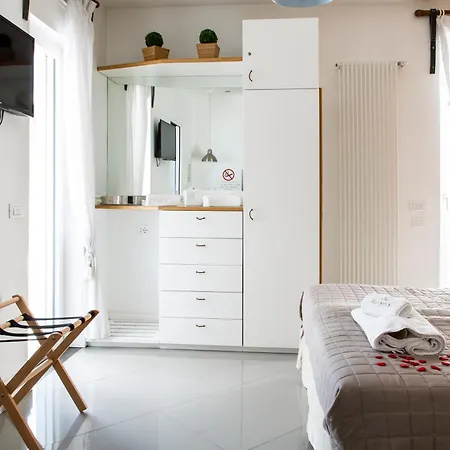 Glamroom Luxury Terrace-3