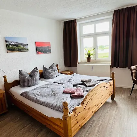 Pension zum goldenen Anker direkt an der Elbe-3