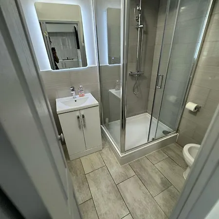 Willesden Green Budget Guesthouse-3