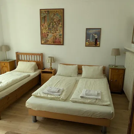 Hotel Pension Waizenegger am Kurfürstendamm-2