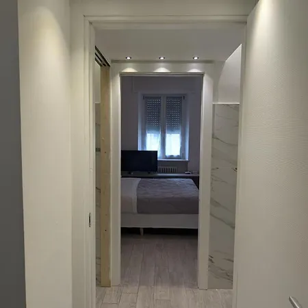 Marconi Rooms And Apartments-3