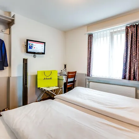 Alexander Guesthouse Zurich Old Town-3