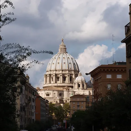 Colazione Al Vaticano Guest House-2