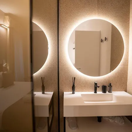 Cicerone'S Luxury Suites-3