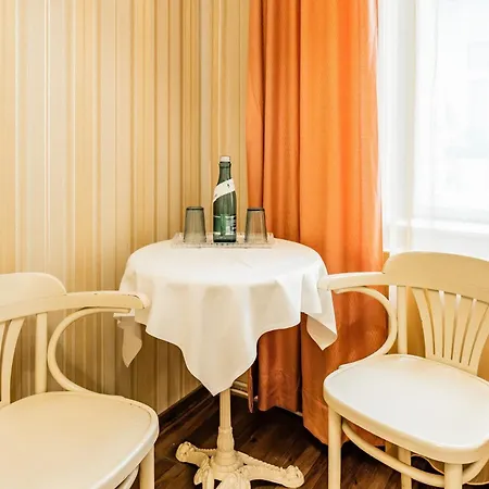 Hotel Pension Baronesse-3
