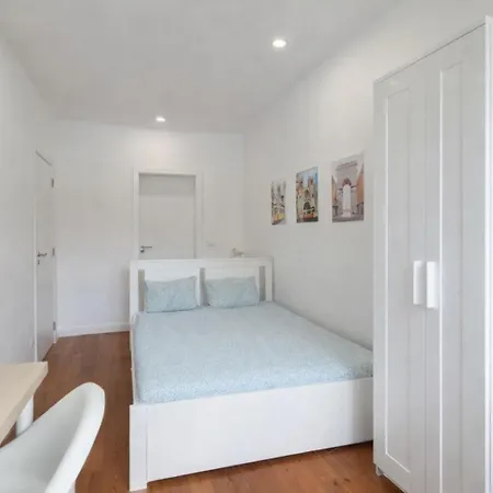 Bohemian Stay Central Lisbon Rooms-2